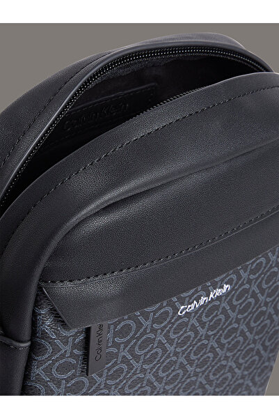 Calvin Klein Men's Ck Must Mono Reporter Bag