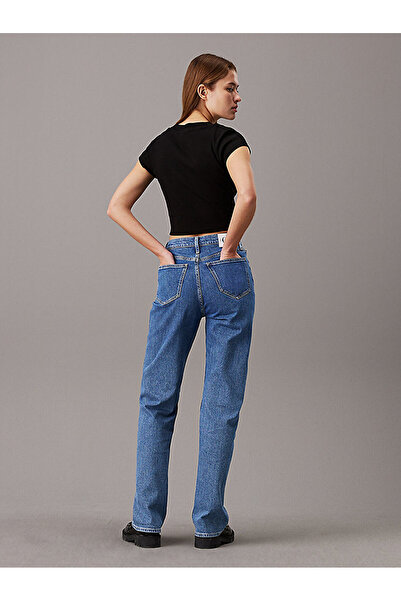 Calvin Klein Women's slim crop cut t-shirt