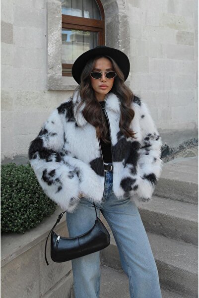 Havoş Černý kabát z umělé kožešiny s kravským vzorem