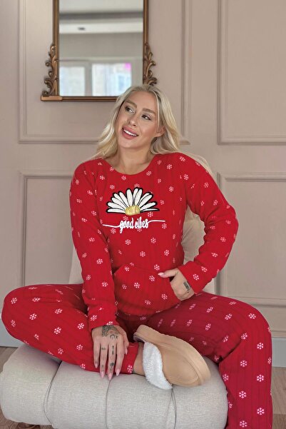 Pijamaevi Σετ πιτζάμες από βελούδινο φλις με μοτίβο Red Vibes με τσέπες καγκουρό