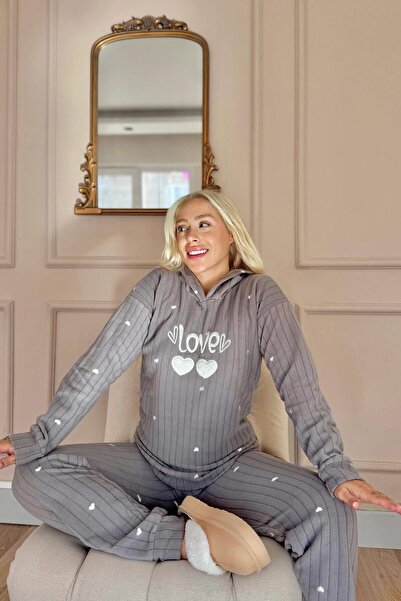 Pijamaevi Gri Love Desenli Kapşonlu Peluş Polar Pijama Takımı