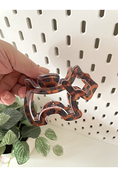 By Selen Suyolcu Agatha Model Leopar Desenli Kemik Mandal Toka