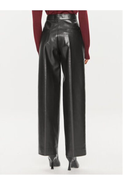 Calvin Klein Pantaloni din piele pentru femei K20K207083 Negri