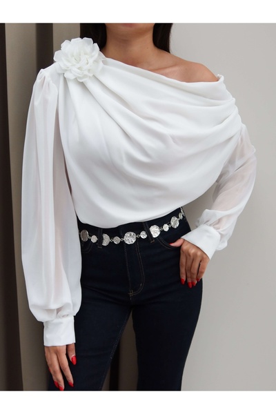 ESRAHELVACI Bluză din șifon cu un singur umăr, cu detalii de trandafiri