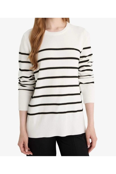 ESNOA Women's Ecru Color Regular Fit Circular Neck Striped Knitwear Sweater