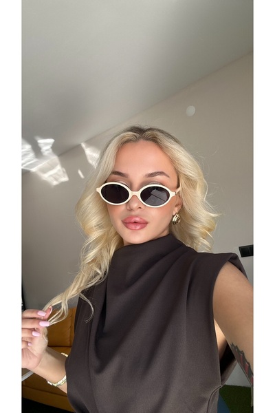 TomyHelf Krem Çerçeveli Gold Detaylı Siyah Camlı Retro Güneş Gözlüğü