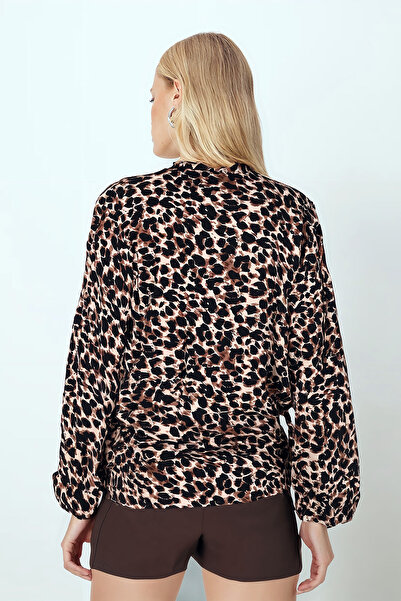 armonika Γυναικεία καφέ μπλούζα με λάστιχο με δεμένο λαιμό ARM-25K001096