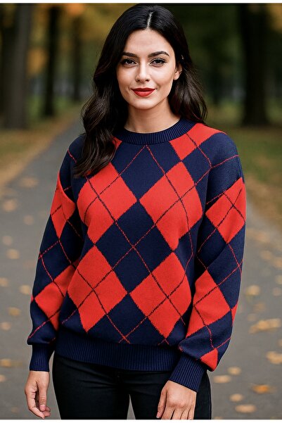 iyzi Women's Red-Black Circular Necklace Patterned Sweater