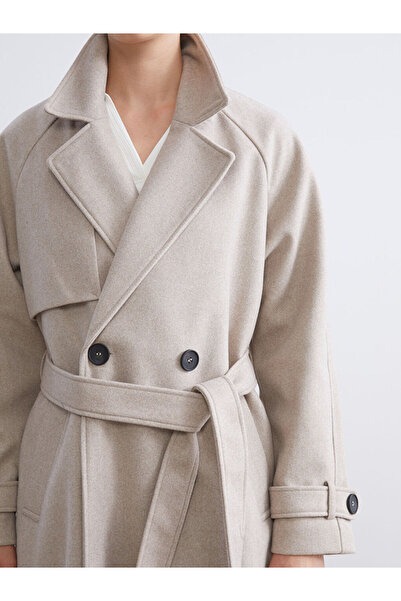 LC Waikiki Λαμπερές επιλογές από το Shining Store | Γυναικείο παλτό με γιακά oversized