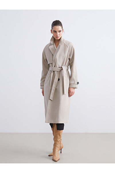 LC Waikiki Λαμπερές επιλογές από το Shining Store | Γυναικείο παλτό με γιακά oversized