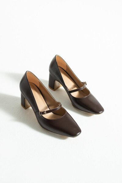 tivana حذاء نسائي بكعب عريض سيينا - بني