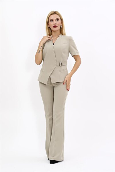 ÖNDER ÖZSOY Hakim Yaka Yandan Tokalı Çapraz Ceket & İspanyol Paça Pantolon-Bambu