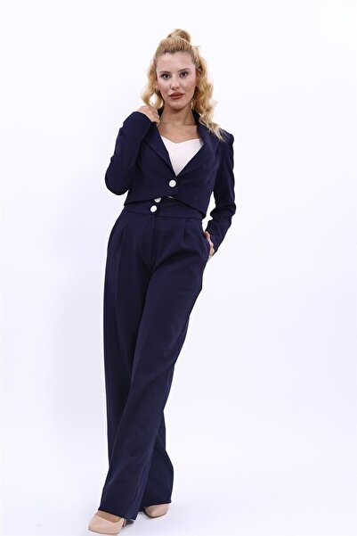 ÖNDER ÖZSOY Düşük Yaka Mini Ceket & Yüksek Bel Pileli Bol Paça Pantolon Takım-Lacivert