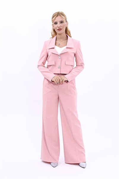 ÖNDER ÖZSOY Düşük Yaka Mini Ceket & Yüksek Bel Pileli Bol Paça Pantolon Takım-Pudra