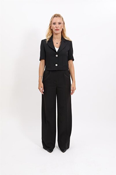 ÖNDER ÖZSOY Kısa Kollu Yakalı Mini Ceket & Yüksek Bel Bol Paça Pantolon Takım...