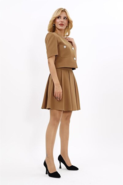 ÖNDER ÖZSOY V Yaka Kısa Ceket & Kısa Kloş Etek-Camel