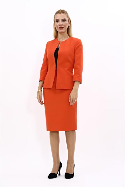 ÖNDER ÖZSOY Büyük Beden Oval Yaka Kısa Ceket & Kalem Etek Takım-turuncu