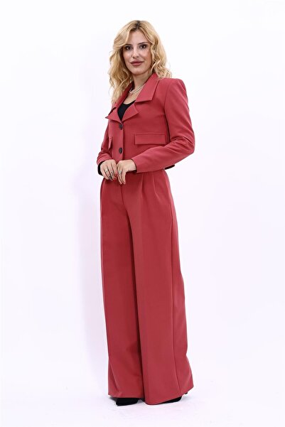 ÖNDER ÖZSOY Düşük Yaka Mini Ceket & Yüksek Bel Pileli Bol Paça Pantolon Takım-Kiremit