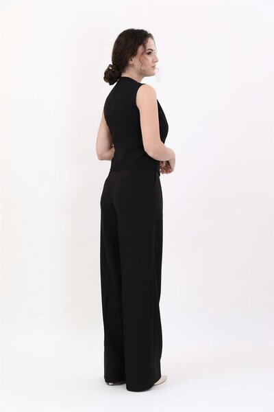 ÖNDER ÖZSOY Kruvaze Çapraz Yelek & Yüksek Bel Bol Paça Pantolon-Siyah