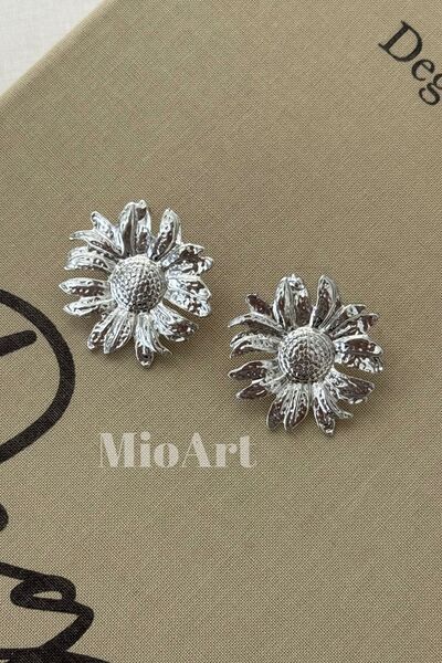 MioArt Stylish Sunflower Pattern Eye-Catching Medium Size Earrings