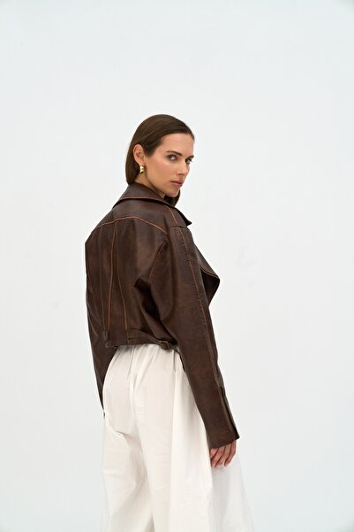 MAI STUDIOS CO. Ασύμμετρο καφέ δερμάτινο μπουφάν από συνθετικό δέρμα Carnas