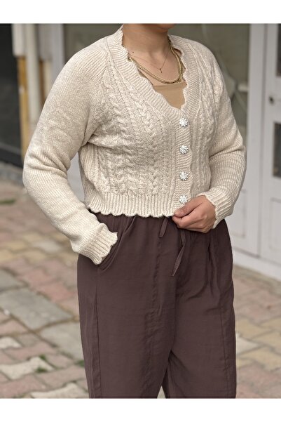 Leova Düğme Detaylı Beyaz Örme Hırka