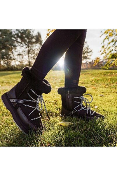 EMU Australia Blurred