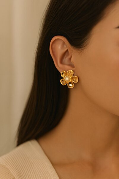 Kokoş Steel Earrings with Pearl Detail and Flowered Gold