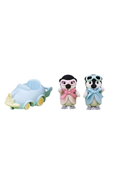 SYLVANIAN FAMILIES Set 2 pinguini cu mașină, Sylvanian Families, 4 cm, vârstă 3+, multicolor