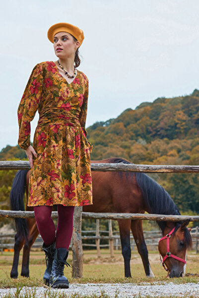 Los banditos V-Neck Draped Belt Detailed Winter Dress