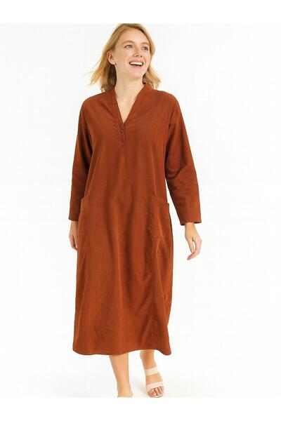 Hanımefendi Butik İtalyan Kadife Düğme Detaylı Elbise - TARÇIN