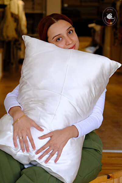 İpek Beyaz Yastık Kılıfı