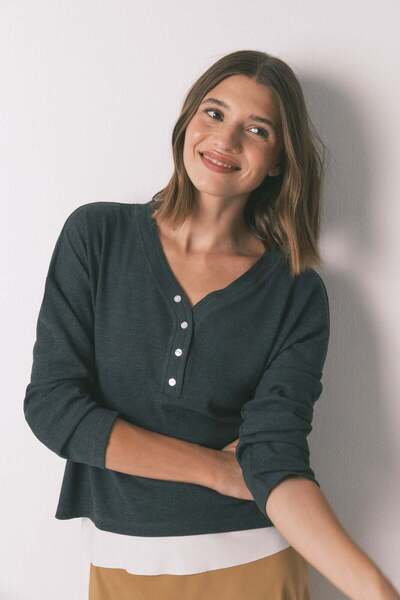 Women'secret تي شيرت رمادي بأكمام طويلة