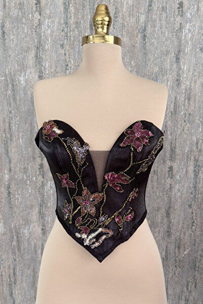 Lenta Moda Siyah Renkli Dantel Detaylı Büstiyer ve Saten Etek