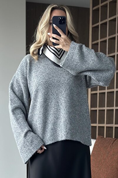 Laluvia Gray Crew Neck Sweater - 04621