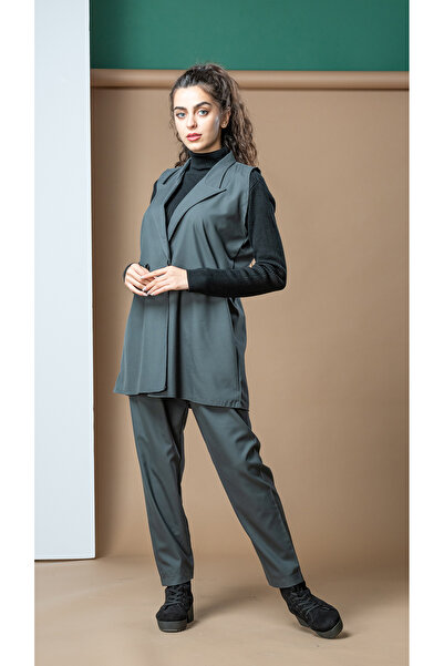 outline Formal three-piece abaya in gray