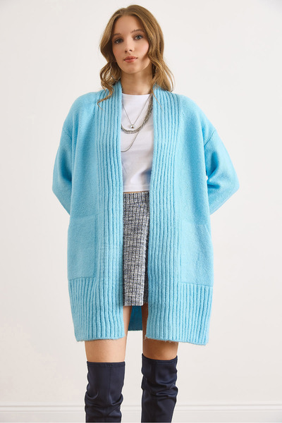 Olalook Women's Baby Blue Pocket Collar Detailed Soft Textured Knitwear Cardigan Hrk-19000322