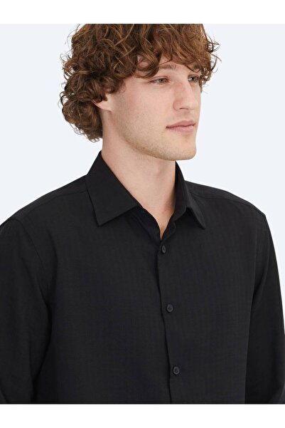 Kip Μαύρο ριγέ υφαντό πουκάμισο με κανονική εφαρμογή