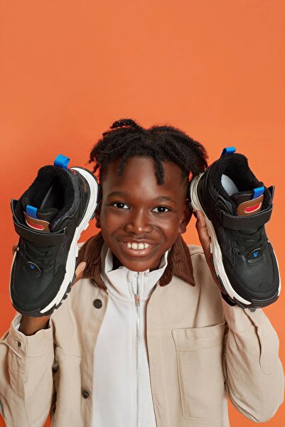 Vicco Tura 26-35 Numara Erkek Çocuk Siyah Kürklü Cırtlı Bot – Phylon Taban