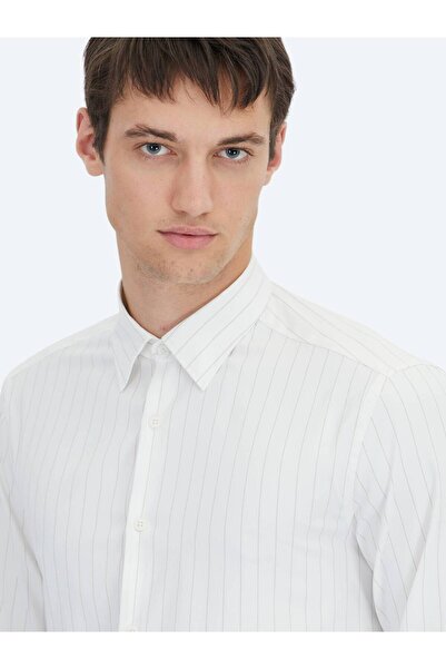 Kip Υφαντό αθλητικό πουκάμισο με ρυθμισμένη εφαρμογή με ρίγες βιζόν