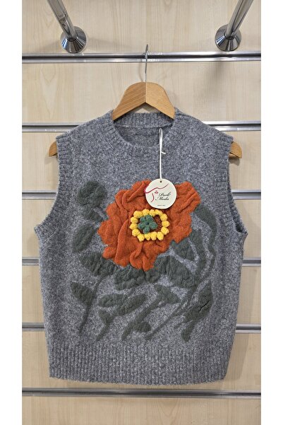 Park Moda Wool Zero Sleeve Sweater with Floral Pattern