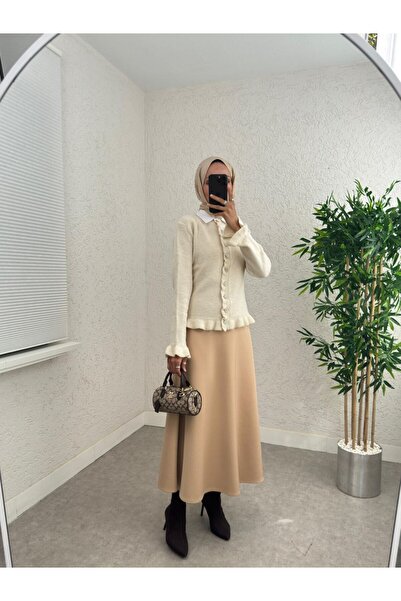 BisuModa Buttoned Knitwear Cardigan with Reverse Stitching Look