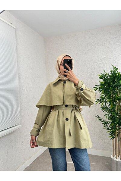BisuModa Short Trench Coat with a Cape Look