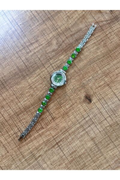 LOOQ Detailed Stylish Vintage Women's Wristwatch