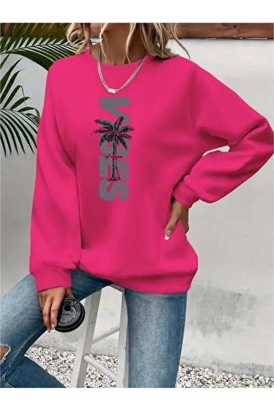 SVART WEAR سترة رياضية مطبوعة بياقة دائرية وحجم كبير مصنوعة من ثلاث خيوط مع ت...