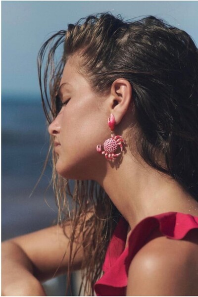 Unzilee أقراط ماركة بتصميم السلطعون الوردي