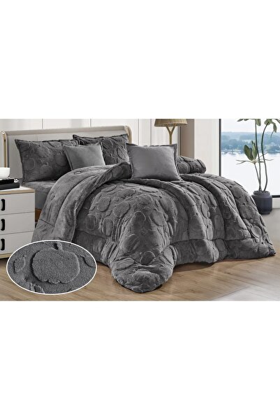 SNOOZYL Luxurious winter king size bedspread made of soft velvet and fur to keep you warm