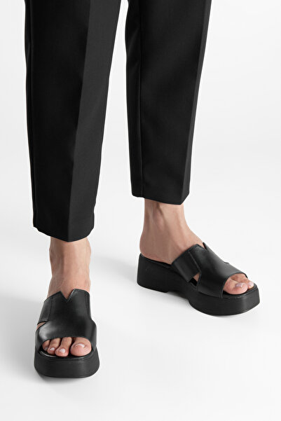 LASOCKI γυναικεία σαγιονάρα 5905588369523 Μαύρο