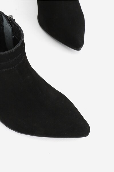 TUNAELLİ KADIN SİYAH SÜET HAKİKİ DOĞAL DERİ 35-40 NUMARA İNCE TOPUKLU SİVRİ BURUNLU BOT & BOOTİE