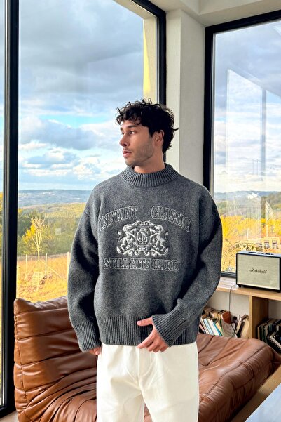 Flaw Wear Instant Classic Embroidered Smoked Knit Sweater